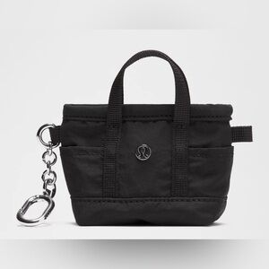 Lululemon NWT Daily Multi Pocket Nano Tote Bag Water Repellent Zipper closure